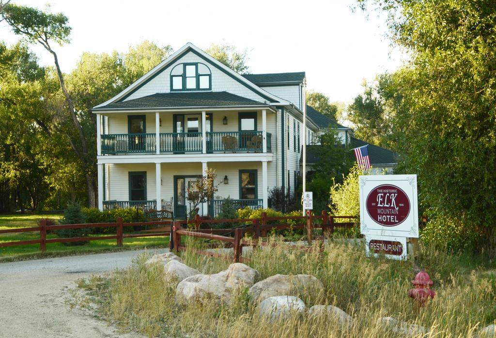 The Historic Elk Mountain Hotel Buitenkant foto