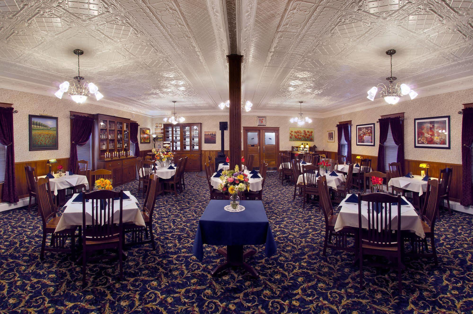 The Historic Elk Mountain Hotel Buitenkant foto