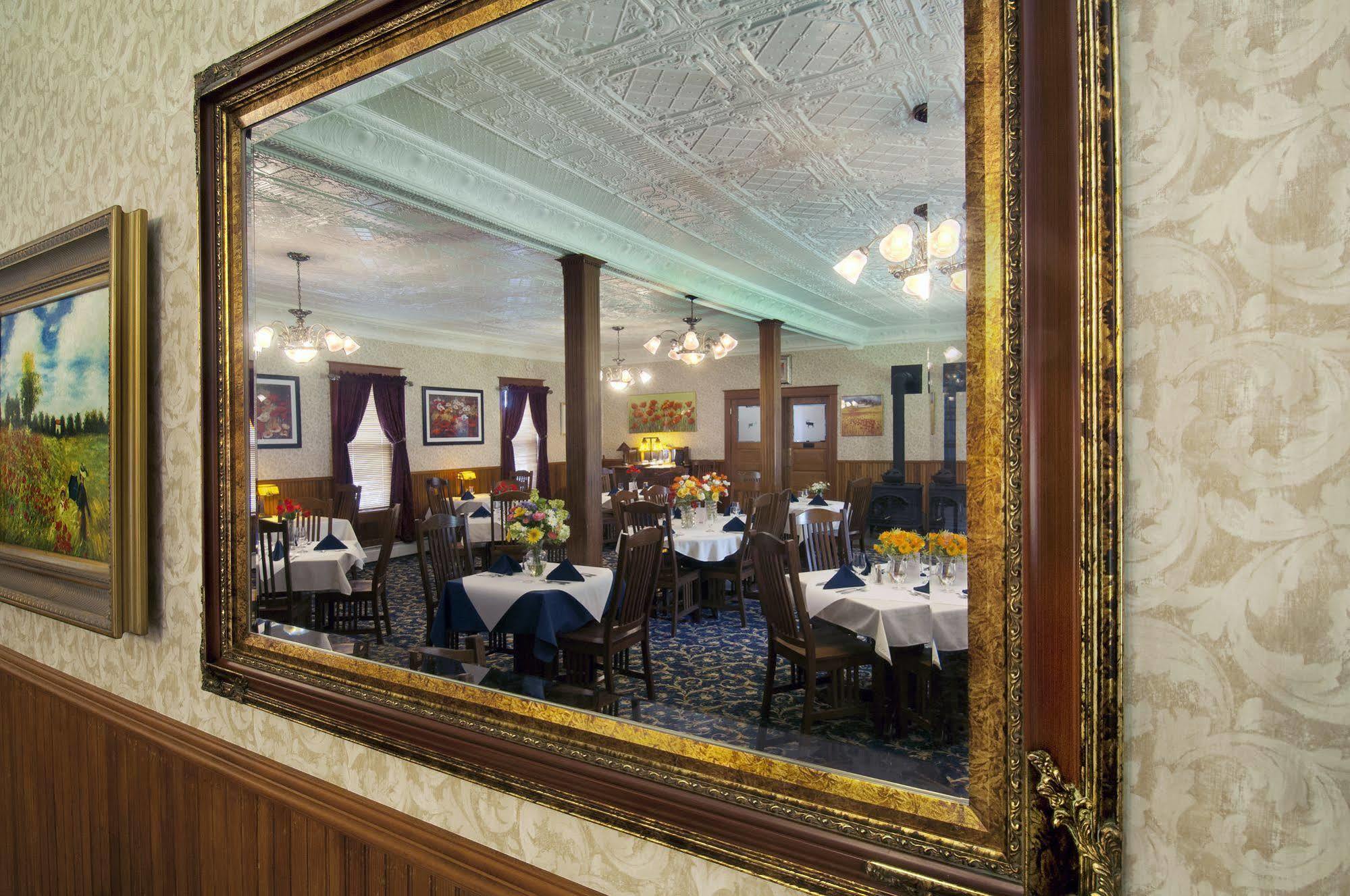 The Historic Elk Mountain Hotel Buitenkant foto